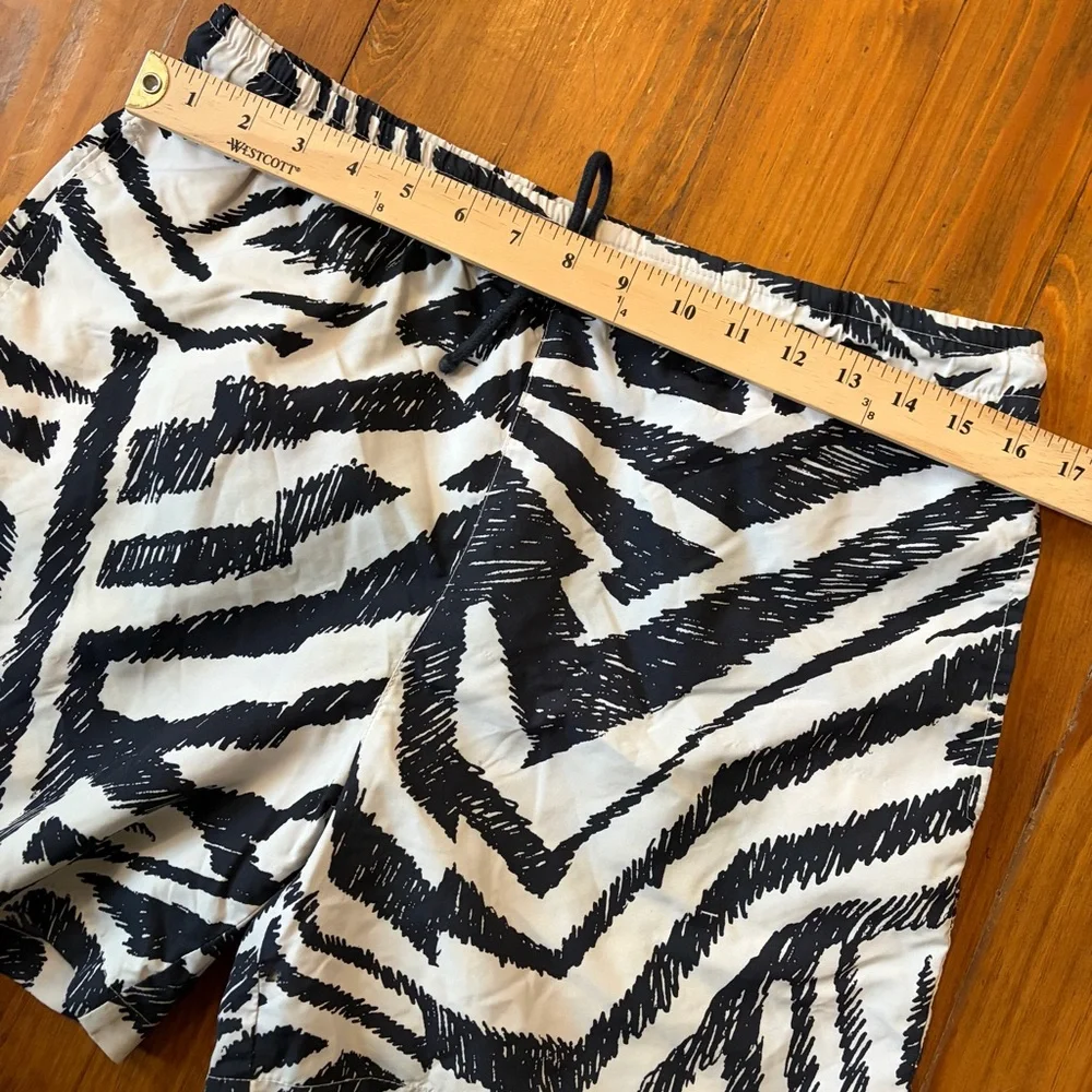 Mishka Board Shorts Size 32 Retro 80s 90s Black‎ White